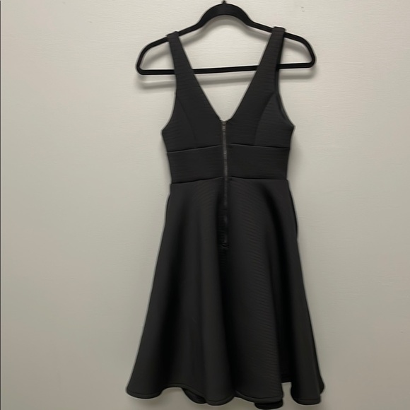 POCKETS!! Fresh Soul Elegant Black Sleeveless Fit & Flare Dress. Size 6. - Picture 6 of 7